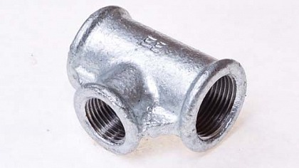 Тройник переходной 3/4"х1/2"х3/4" оцинкованный ЕЕ Тройник переходной 3/4"х1/2"х3/4" оцинкованный ЕЕ