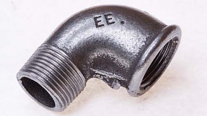 Угол 90 градусов с Внутренней/Наружной Резьбой 3/4" черный ЕЕ Угол 90 градусов с Внутренней/Наружной Резьбой 3/4" черный ЕЕ